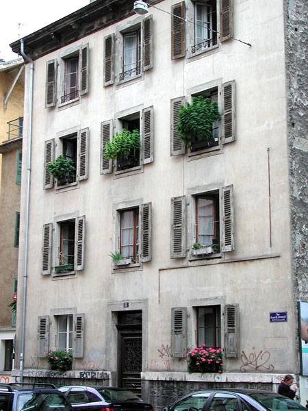 Cannabis growing on balconies in Geneva in 2008